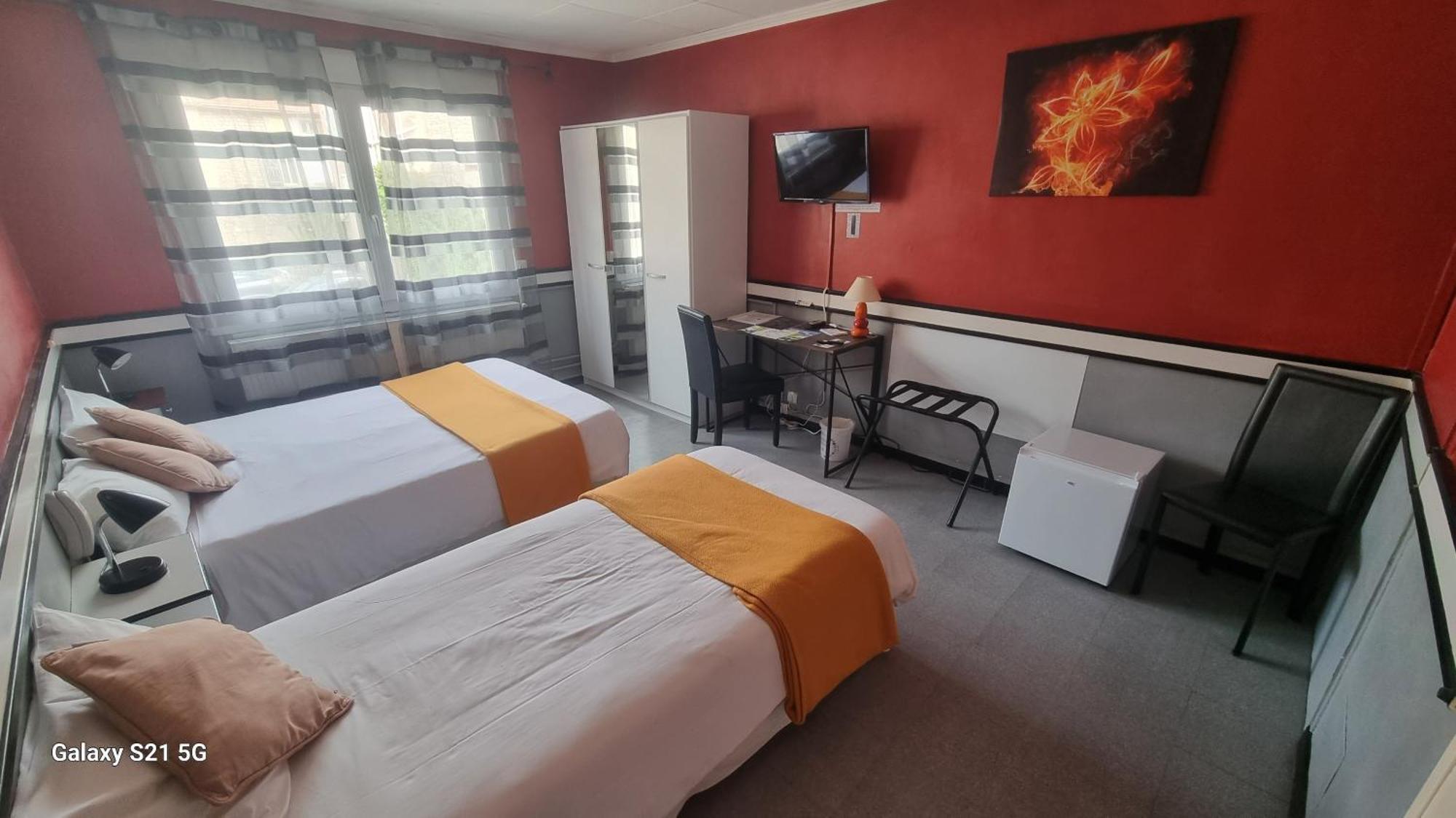 Hotel Du Tricastin Pierrelatte Ngoại thất bức ảnh