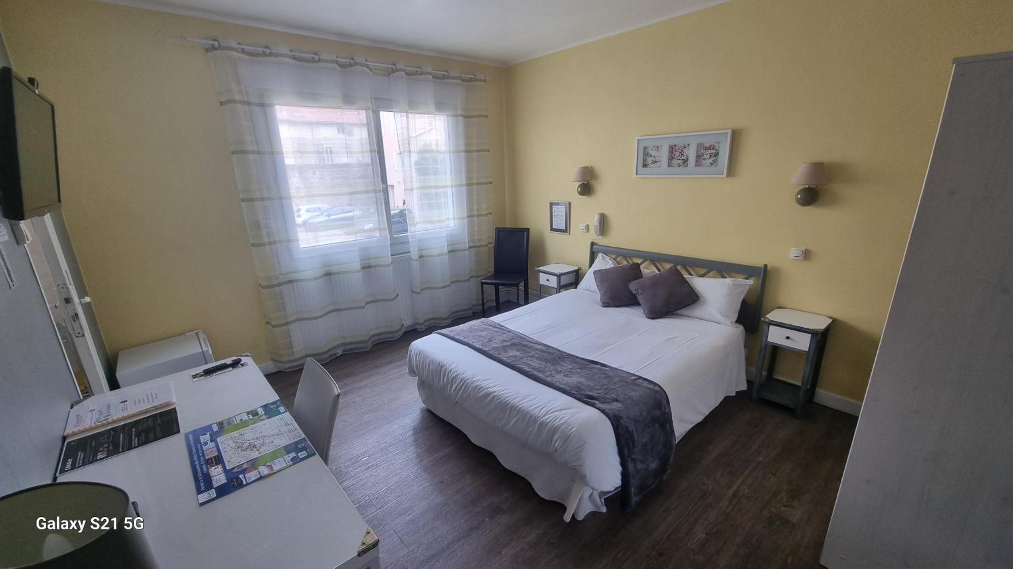 Hotel Du Tricastin Pierrelatte Ngoại thất bức ảnh