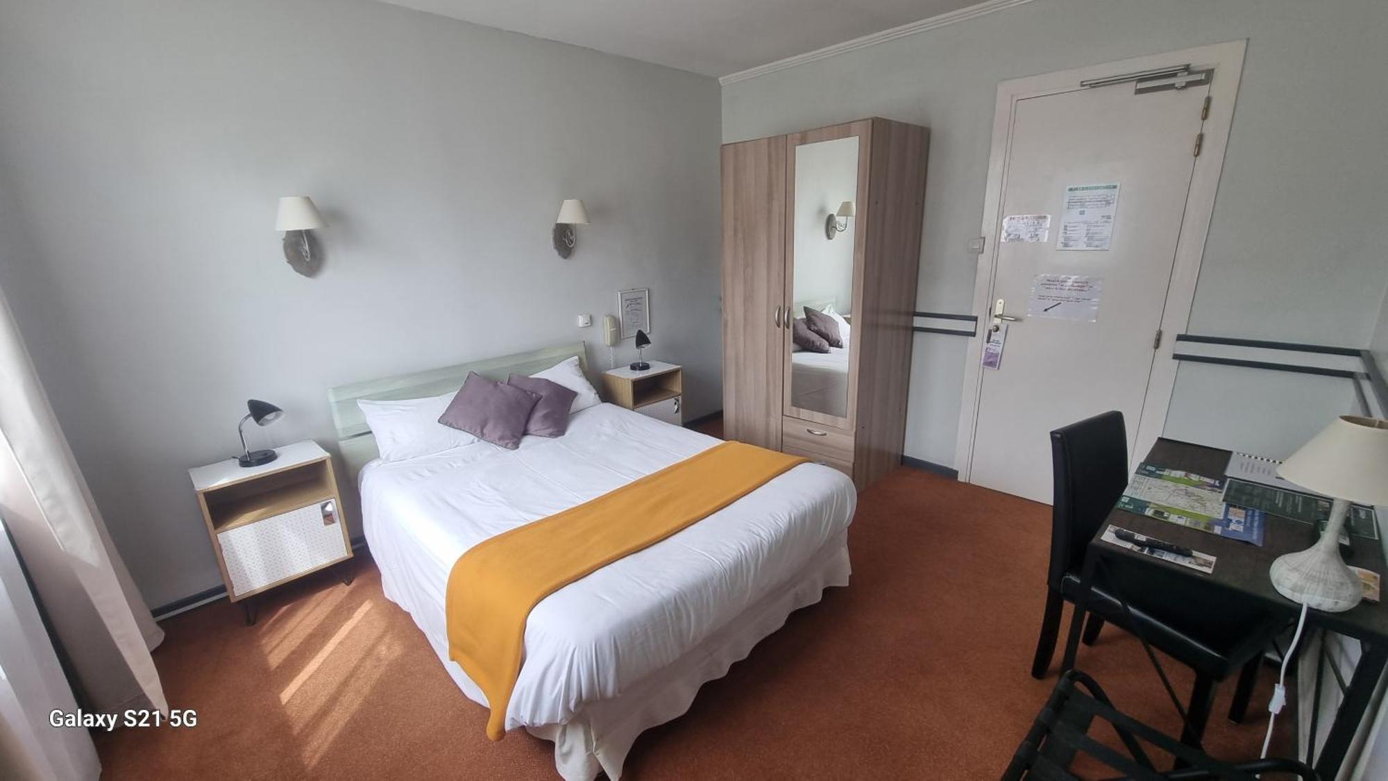 Hotel Du Tricastin Pierrelatte Ngoại thất bức ảnh