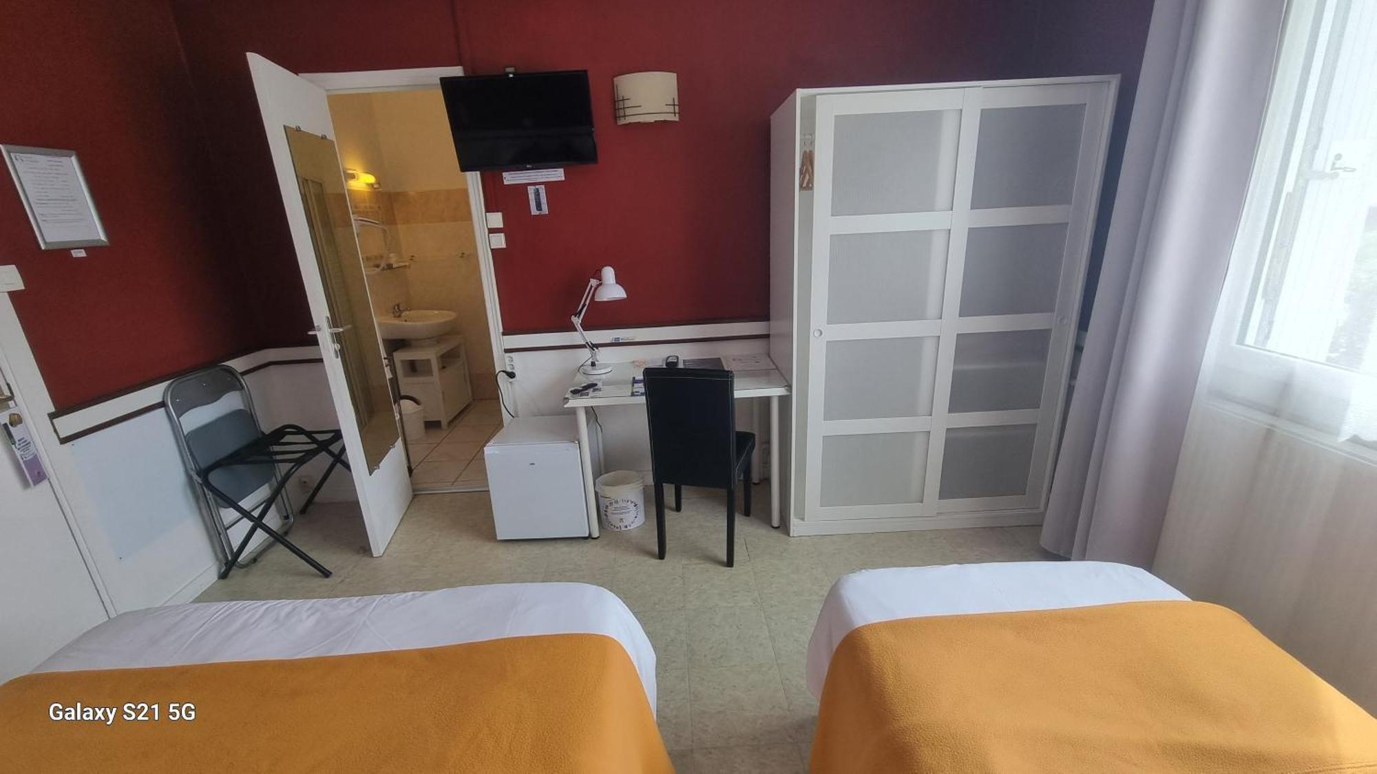 Hotel Du Tricastin Pierrelatte Ngoại thất bức ảnh