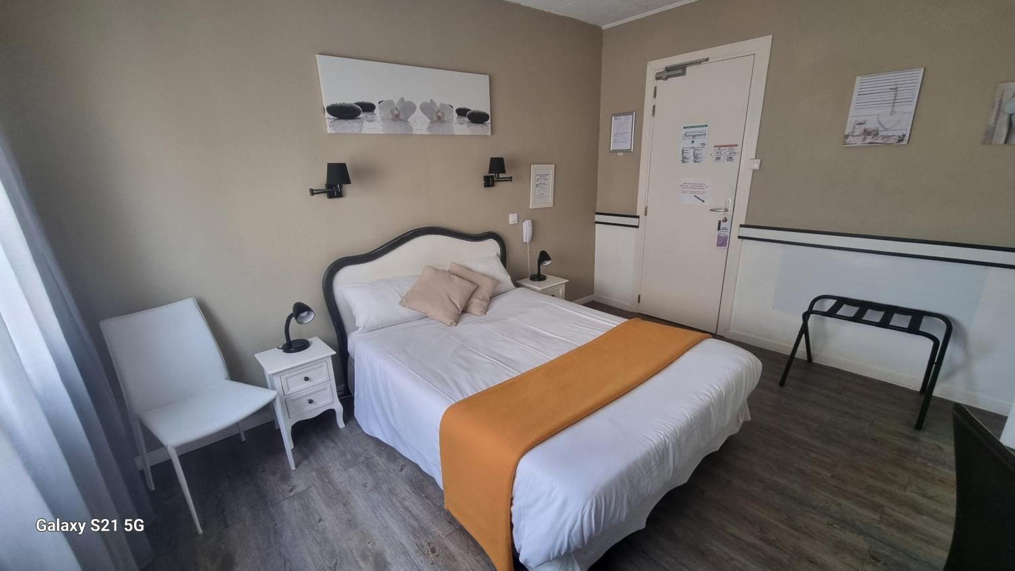Hotel Du Tricastin Pierrelatte Ngoại thất bức ảnh